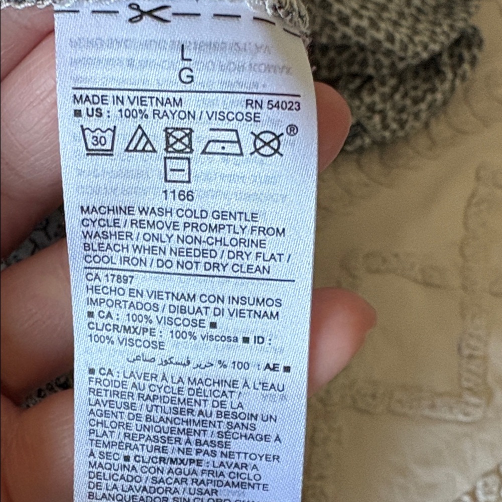 Old Navy Black and White V‑Neck Tiered Maxi Dress - Picture 7 of 7